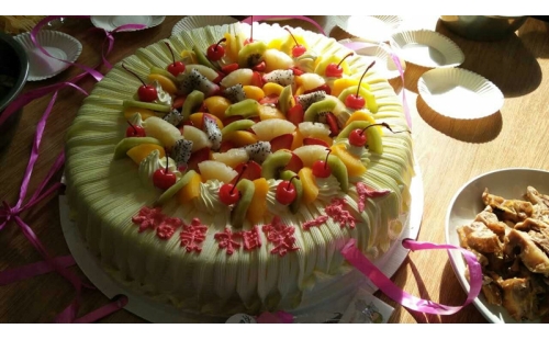 歡聚一堂，共慶生日