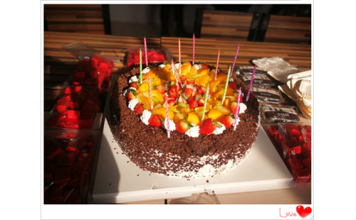 寒冬迎新年，祝福暖人心