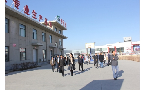 黨建引領(lǐng)促減稅降費(fèi)落地，黨員帶頭抓普惠政策落實(shí)