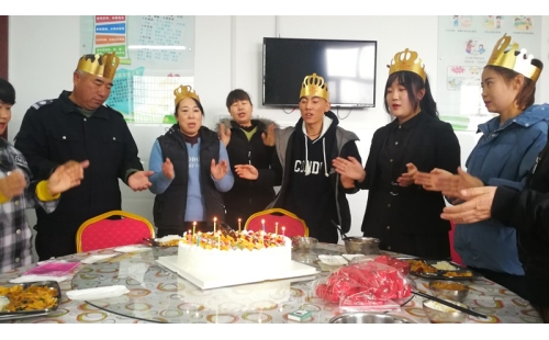 新年新氣象！伊百盛舉辦1月份員工集體生日會(huì)